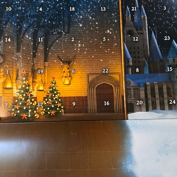 Lego 75964 Harry Potter 2019 Advent Calendar 24 gifts - Picture 2 of 3